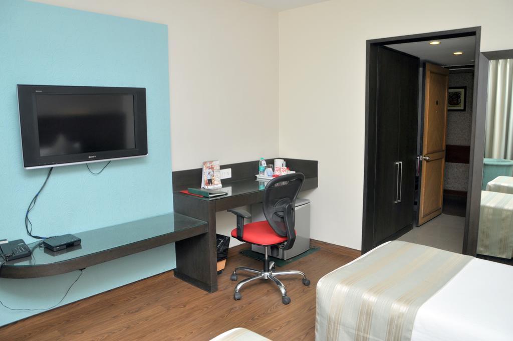 Indismart Hotel Kolkata Ngoại thất bức ảnh