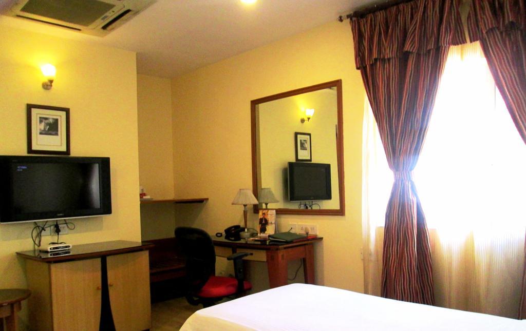 Indismart Hotel Kolkata Ngoại thất bức ảnh