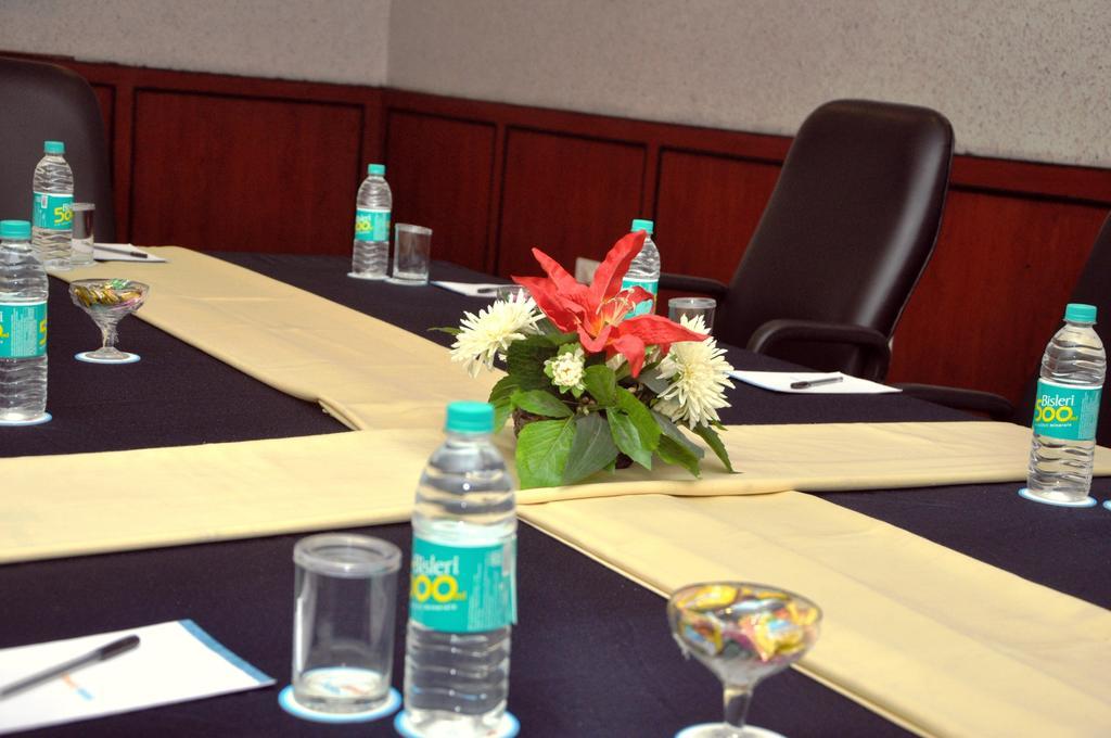 Indismart Hotel Kolkata Ngoại thất bức ảnh