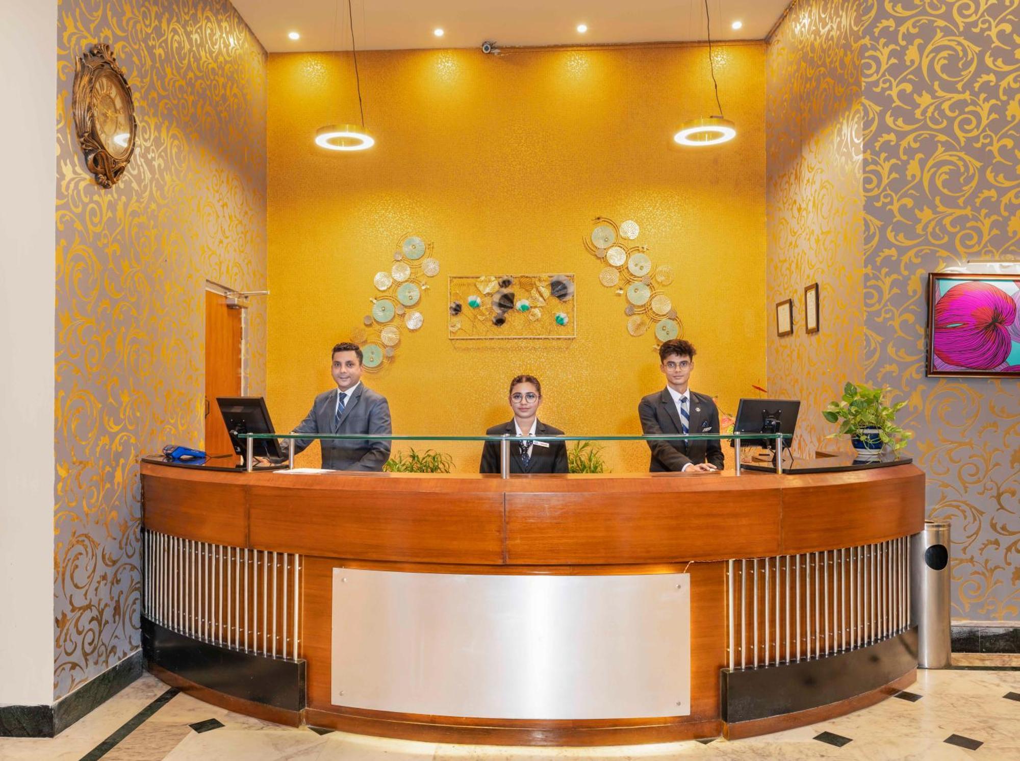 Indismart Hotel Kolkata Ngoại thất bức ảnh