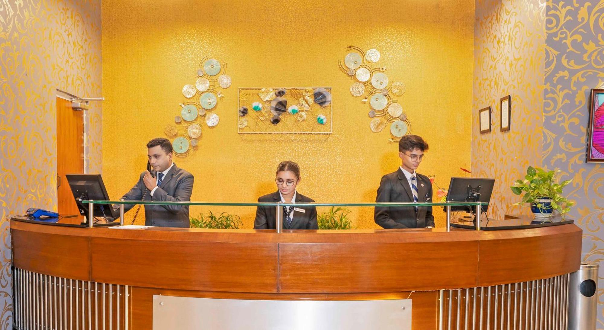 Indismart Hotel Kolkata Ngoại thất bức ảnh