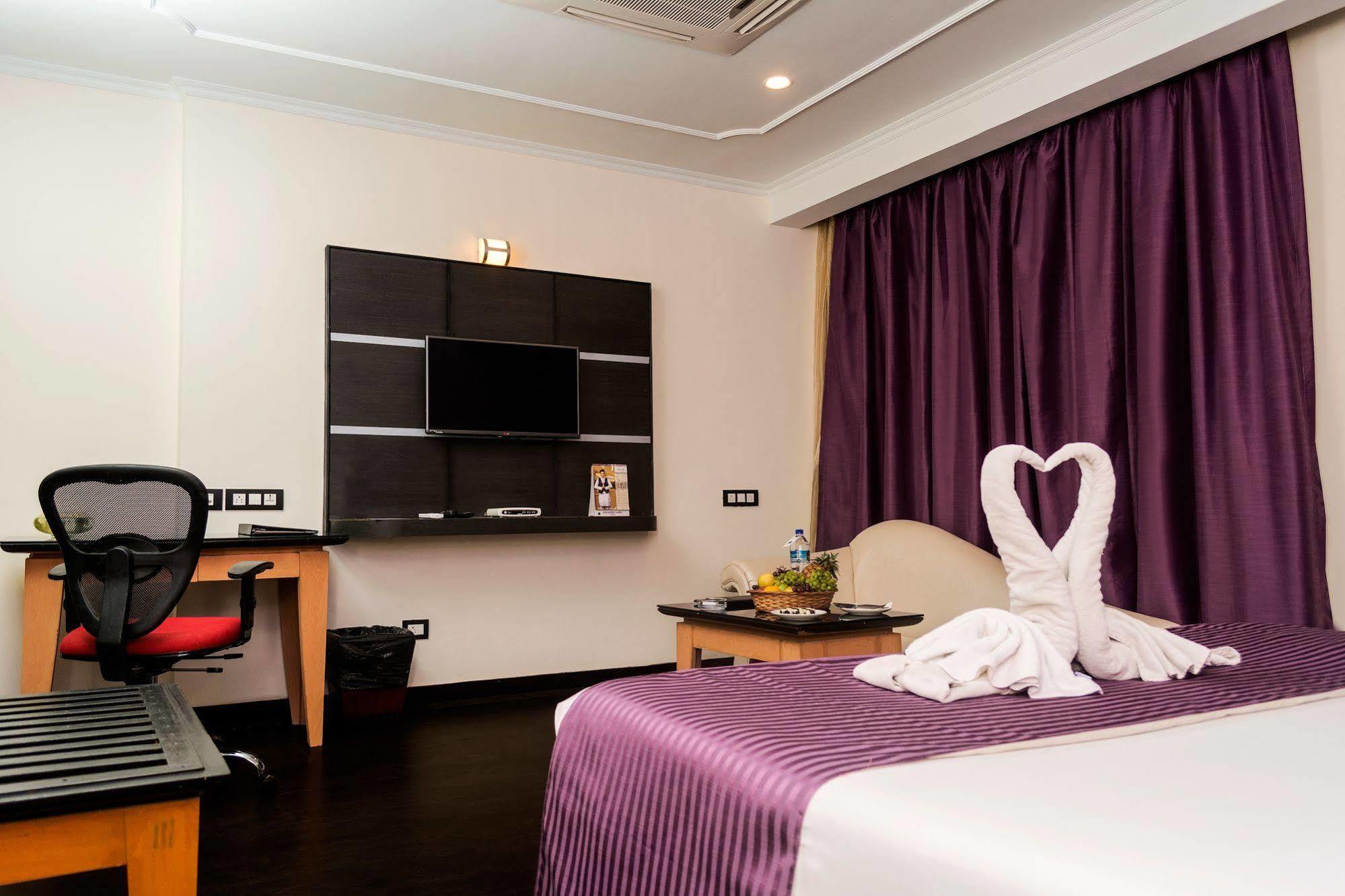Indismart Hotel Kolkata Ngoại thất bức ảnh