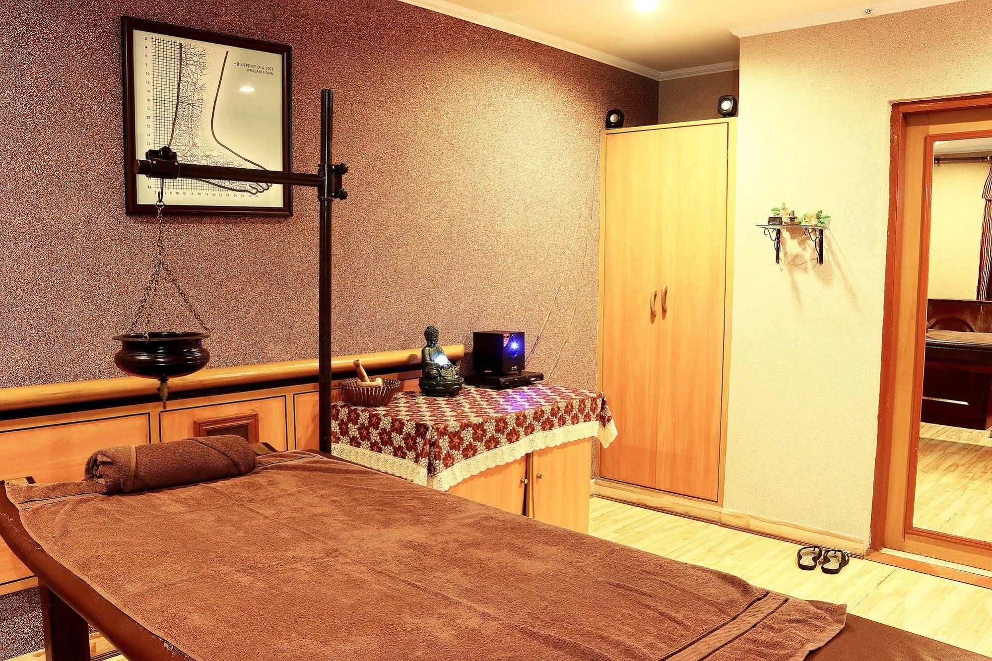 Indismart Hotel Kolkata Ngoại thất bức ảnh