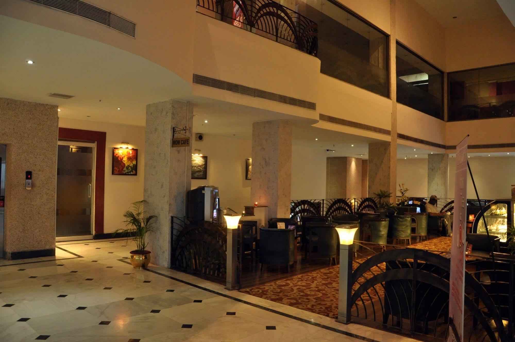 Indismart Hotel Kolkata Ngoại thất bức ảnh