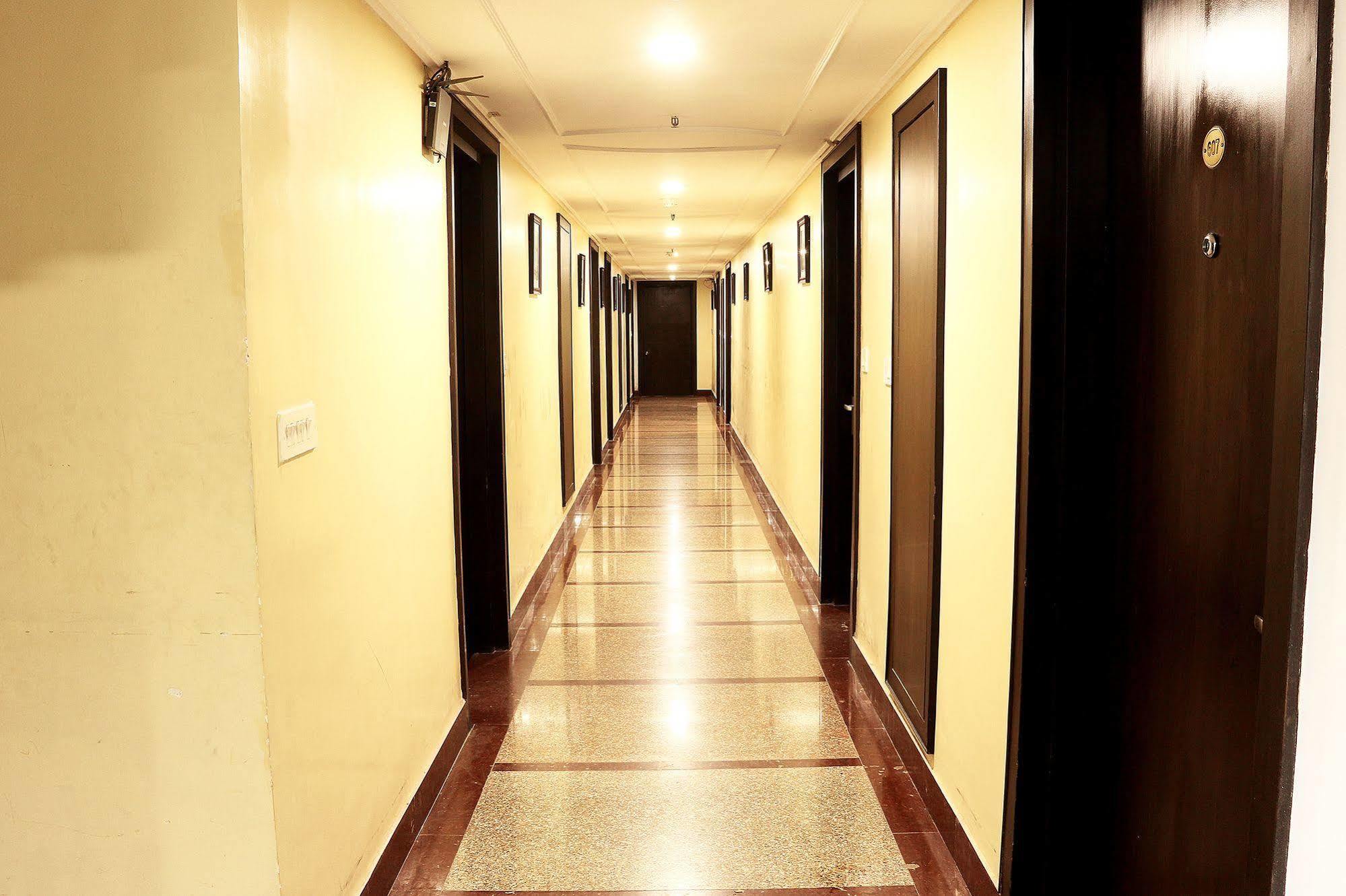 Indismart Hotel Kolkata Ngoại thất bức ảnh